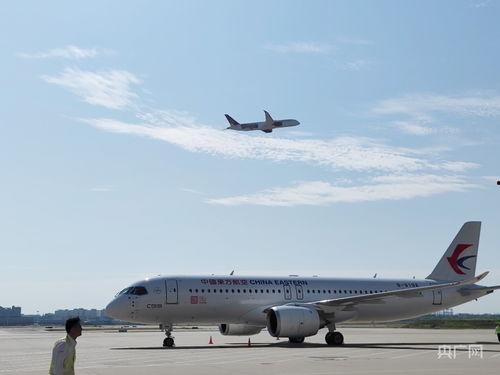 国产飞机运营视频,翱翔蓝天，见证中国航空新里程  第3张